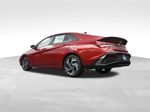 Used 2025 Hyundai Elantra Sport FWD image 34