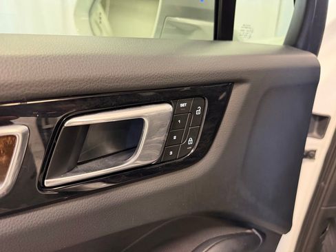 Certified 2023 Porsche Cayenne Platinum Edition AWD/4WD image 7