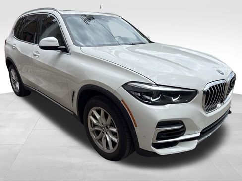 Used 2022 BMW X5 xDrive40i w/ Premium Package AWD/4WD image 5