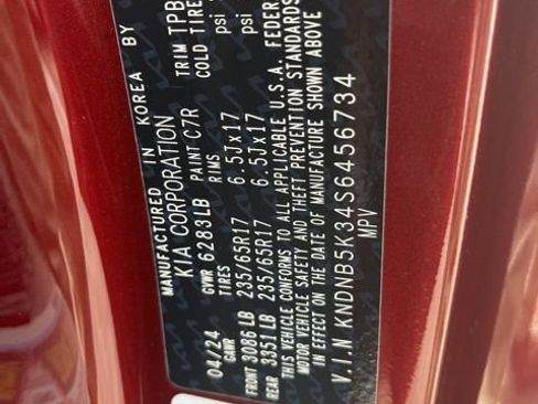 Used 2025 Kia Carnival image 27