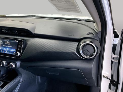 Certified 2024 Nissan Kicks SV w/ Interior Electronics Package FWD image 18