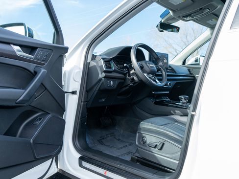 Used 2023 Audi Q5 2.0T Premium w/ Convenience Package image 14