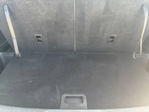 Used 2023 Ford Explorer Limited AWD/4WD image 17