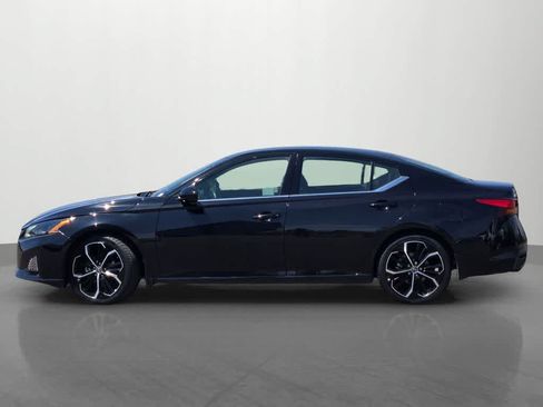 Used 2023 Nissan Altima 2.5 SR FWD image 3