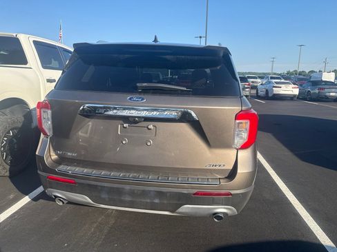 Used 2021 Ford Explorer Limited AWD/4WD image 5