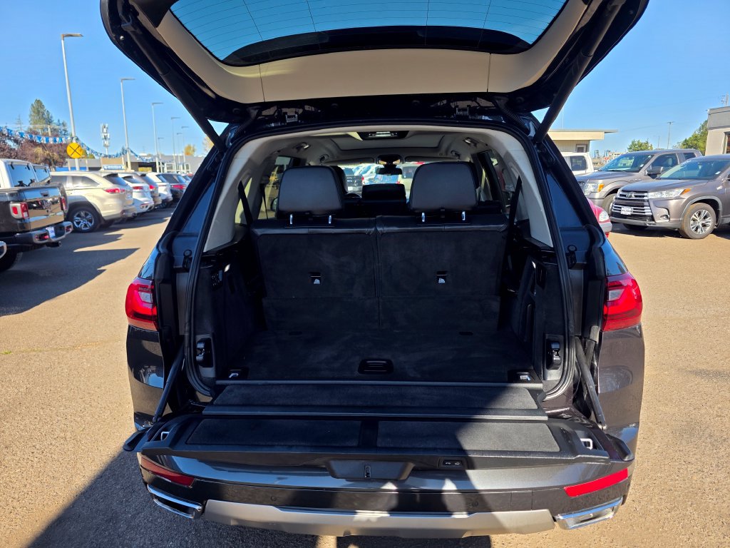 Used 2019 BMW X7 xDrive40i w/ Cold Weather Package AWD/4WD image 23