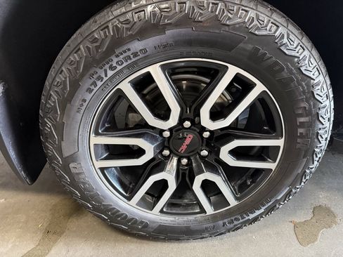Used 2024 GMC Yukon AT4 w/ Technology Package AWD/4WD image 25