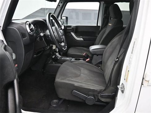 Used 2014 Jeep Wrangler Unlimited Sahara w/ Connectivity Group image 24