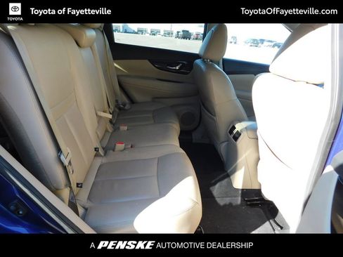 Used 2018 Nissan Rogue SL image 5