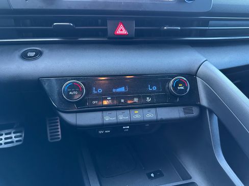 Used 2025 Hyundai Elantra Sport image 20