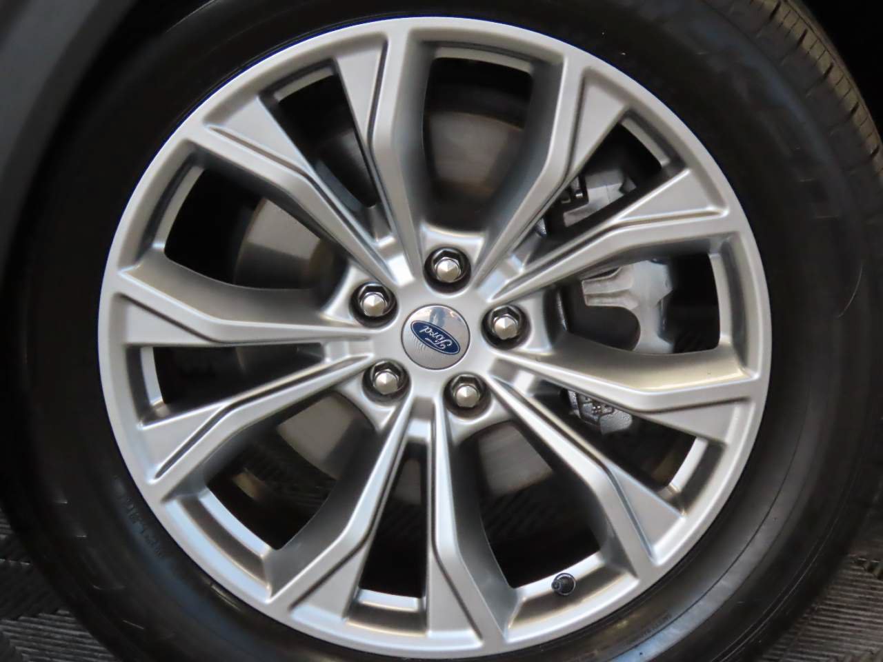 Used 2023 Ford Explorer XLT w/ Equipment Group 202A RWD image 7