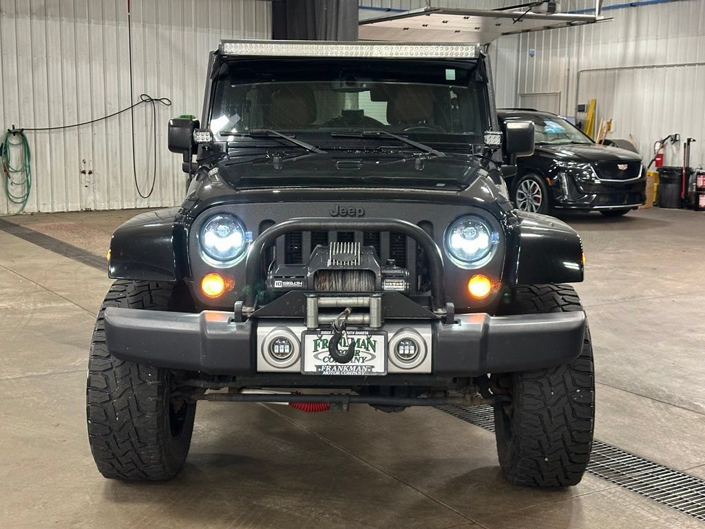 Used 2015 Jeep Wrangler Unlimited Sahara w/ Connectivity Group AWD/4WD image 34