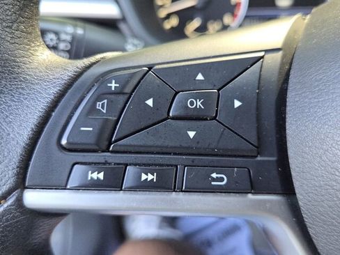 Used 2024 Nissan Altima 2.5 SV FWD image 24