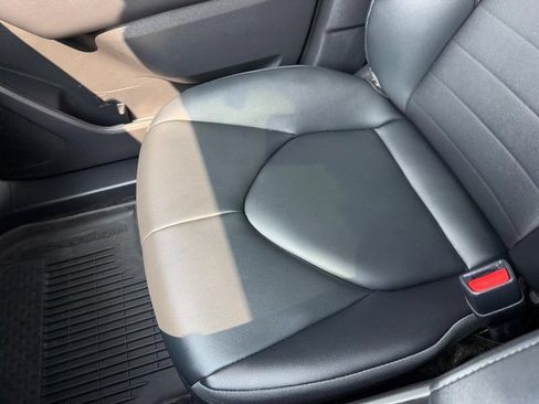 Used 2025 Toyota Highlander XLE AWD/4WD image 27