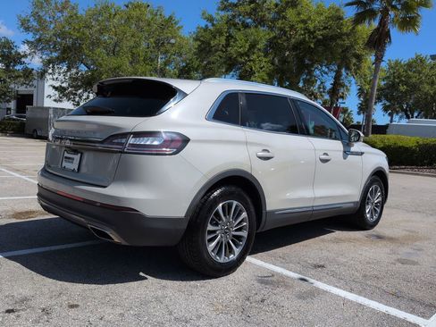 Used 2021 Lincoln Nautilus FWD w/ Equipment Group 101A image 4