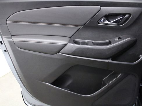 Used 2020 Chevrolet Traverse RS w/ LPO, Floor Liner Package FWD image 13