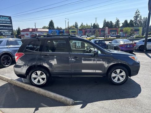 Used 2016 Subaru Forester 2.5i Limited w/ Popular Package #1 AWD/4WD image 10