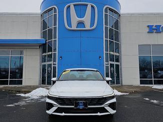 Used 2024 Hyundai Elantra SE video 2