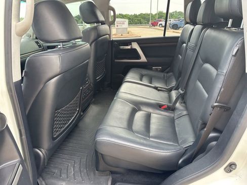 Used 2018 Toyota Land Cruiser AWD/4WD image 15