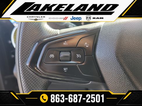Used 2024 Chevrolet Trax LT FWD image 27