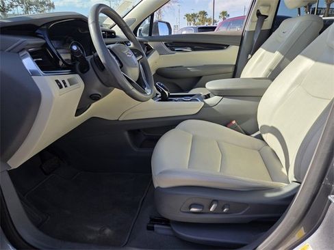 Used 2020 Cadillac XT6 Premium Luxury image 11