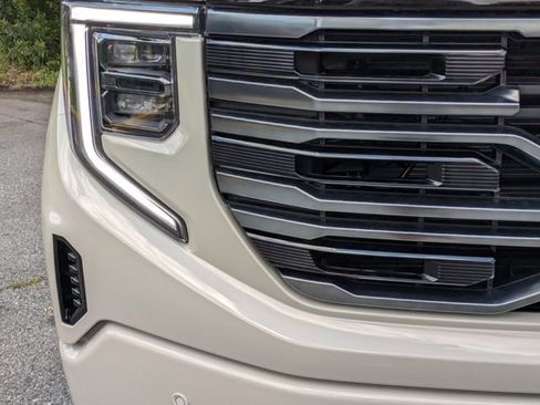 New 2026 GMC Sierra 1500 AT4 w/ AT4 Premium Package AWD/4WD image 11