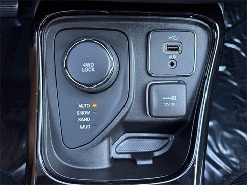 Used 2018 Jeep Compass Limited w/ Navigation Group image 27