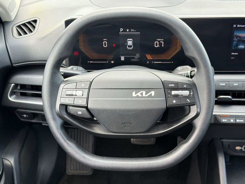 Used 2025 Kia K4 FWD image 11