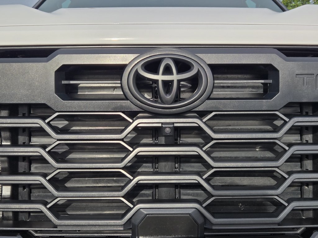 Used 2026 Toyota Tundra Limited AWD/4WD image 12