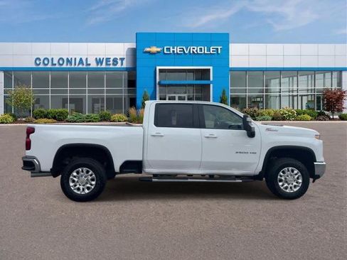 Used 2025 Chevrolet Silverado 2500 LT AWD/4WD image 16