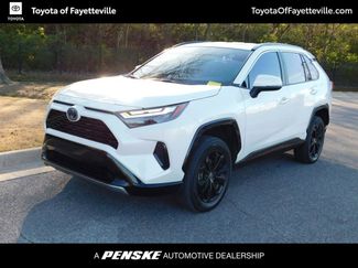 Used 2022 Toyota RAV4 SE video 1