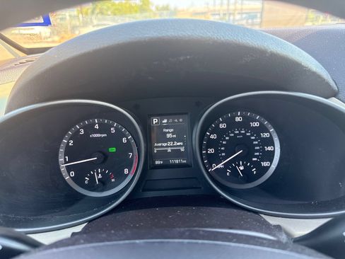 Used 2017 Hyundai Santa Fe Sport FWD image 10