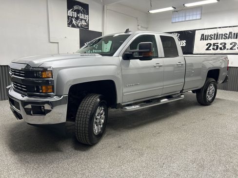 Used 2016 Chevrolet Silverado 2500 LT w/ LT Convenience Package image 3
