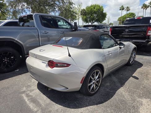 Used 2022 MAZDA MX-5 Miata Grand Touring RWD image 5