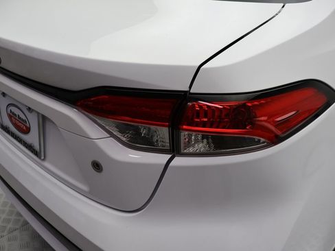 Certified 2022 Toyota Corolla L image 9