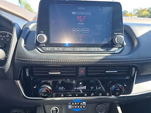 Used 2021 Nissan Rogue SV w/ Premium Package image 14