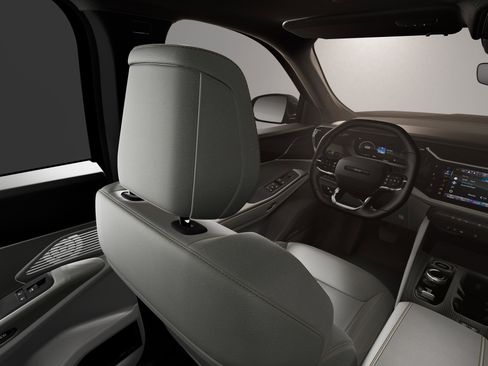 New 2026 Jeep Cherokee Limited image 8