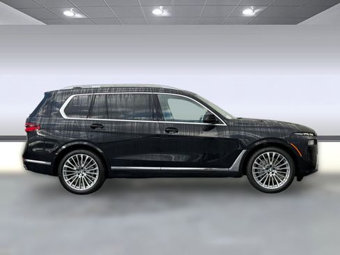 Used 2026 BMW X7 xDrive40i w/ Premium Package image 7