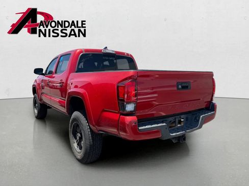 Used 2018 Toyota Tacoma TRD Sport w/ Technology Package RWD image 2