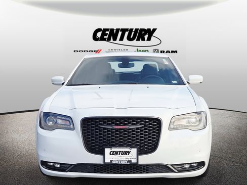 Used 2023 Chrysler 300 S image 9