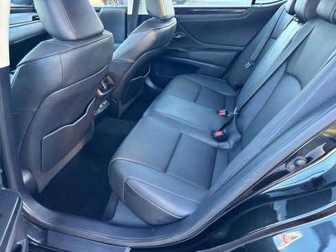 Used 2021 Lexus ES 350 w/ Premium Package image 11