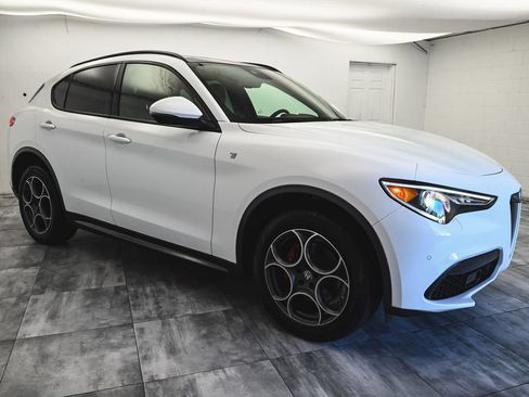 Used 2022 Alfa Romeo Stelvio Ti w/ Active Assist Plus Package AWD/4WD image 3