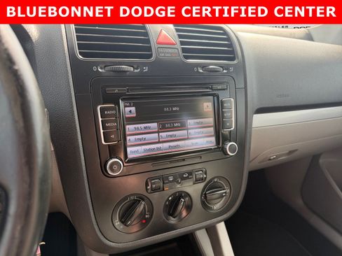 Used 2009 Volkswagen Jetta SE FWD image 16