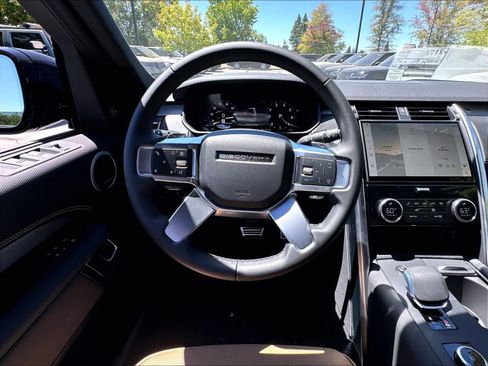New 2026 Land Rover Discovery Dynamic SE AWD/4WD image 15