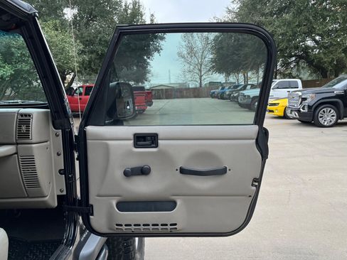 Used 2003 Jeep Wrangler Sport image 34