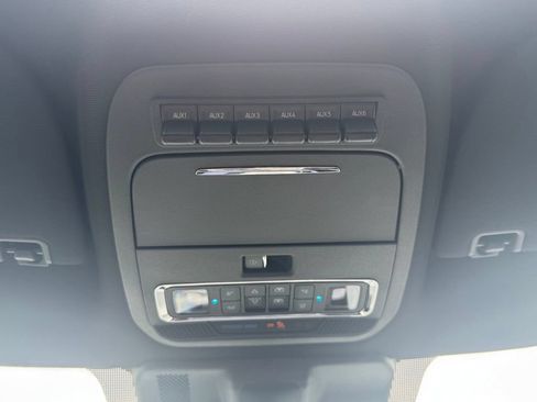 Used 2025 Ford F150 Raptor AWD/4WD image 17