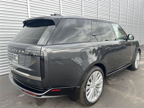 New 2025 Land Rover Range Rover SE AWD/4WD image 5