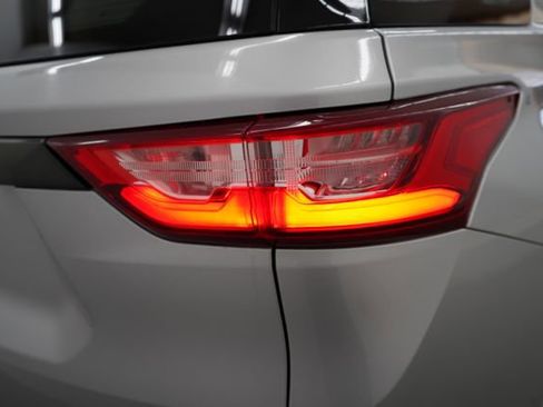 Used 2020 Chevrolet Traverse RS AWD/4WD image 86