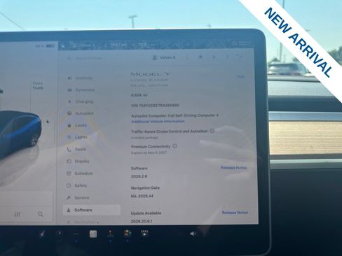 Used 2024 Tesla Model Y Long Range AWD/4WD image 23