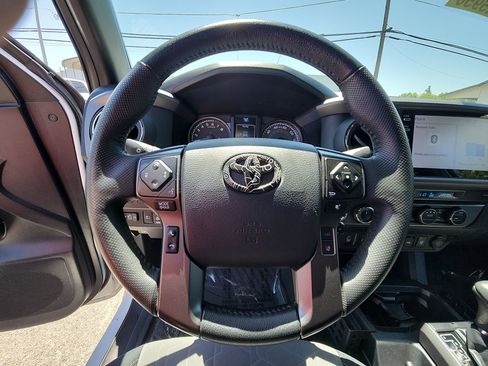 Used 2023 Toyota Tacoma TRD Off-Road w/ Technology Package AWD/4WD image 11